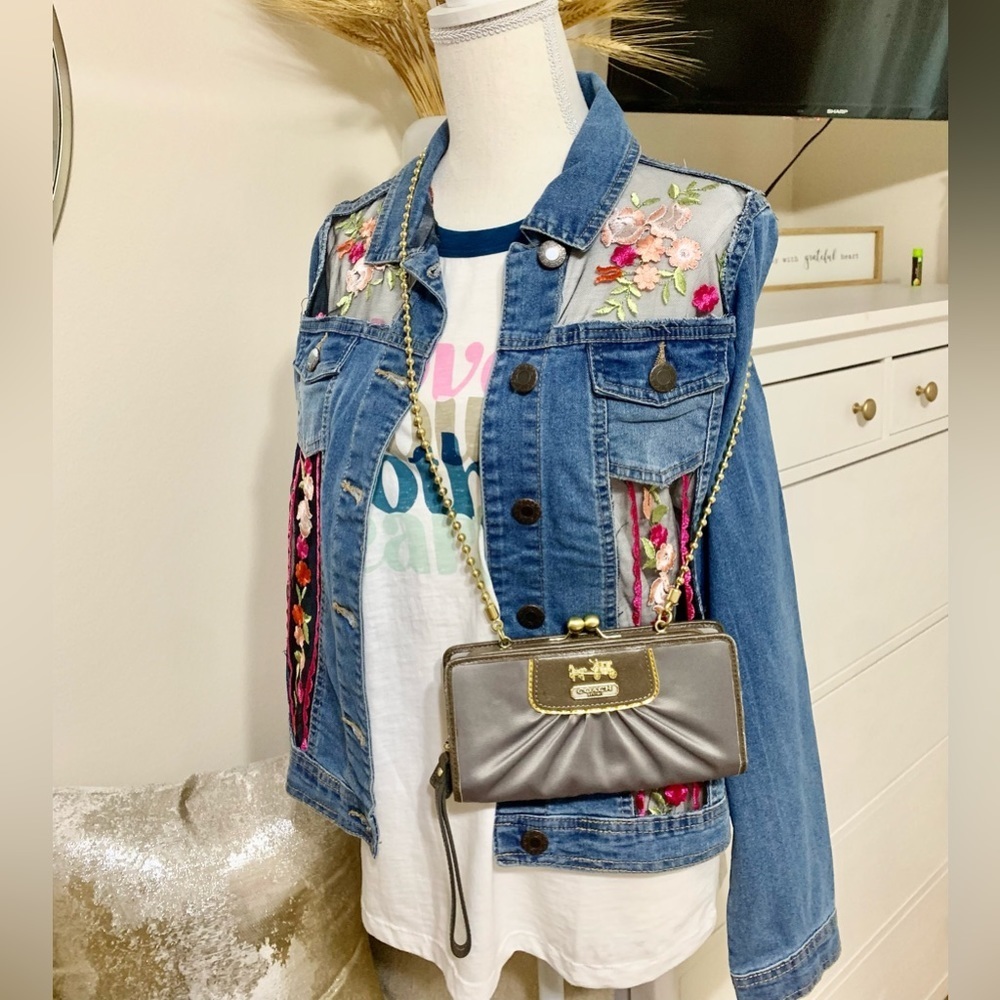 Coach wallet clutch bag.